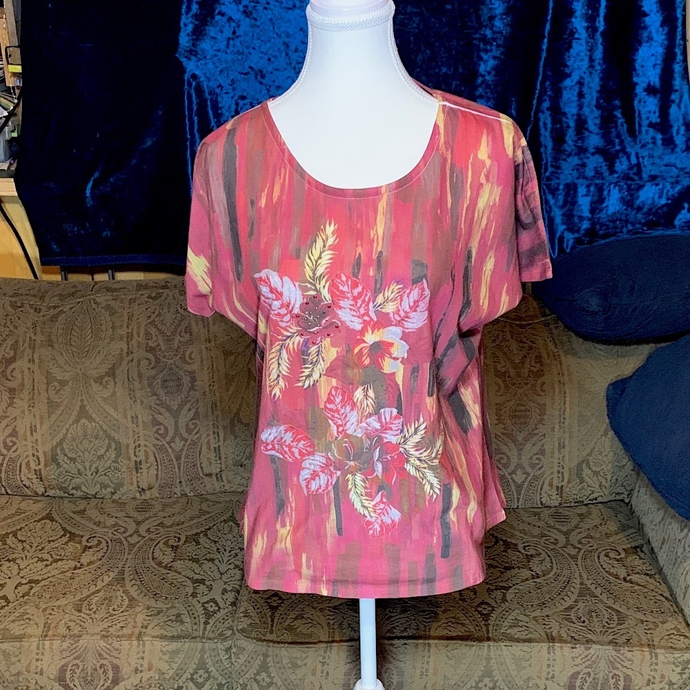 women's Medium Light Weight T-Shirt floral print‎ w/ sequin short sleeve Red